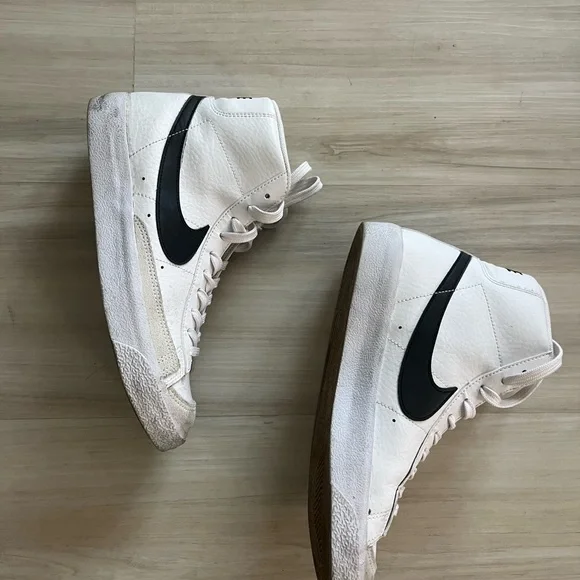 Nike Mid Blazer - Picture 2 of 5